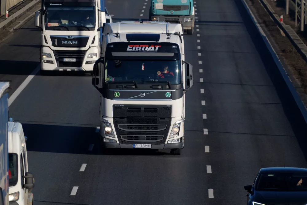 Nikola Truck's Electrifying Journey: From Hype to Hydrogen Highways
